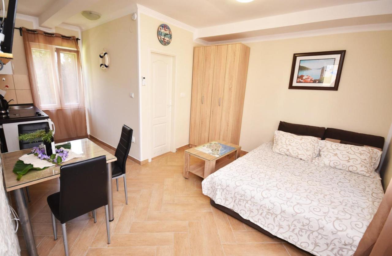 Vila Kula 1830 Apartments Herceg Novi Dış mekan fotoğraf